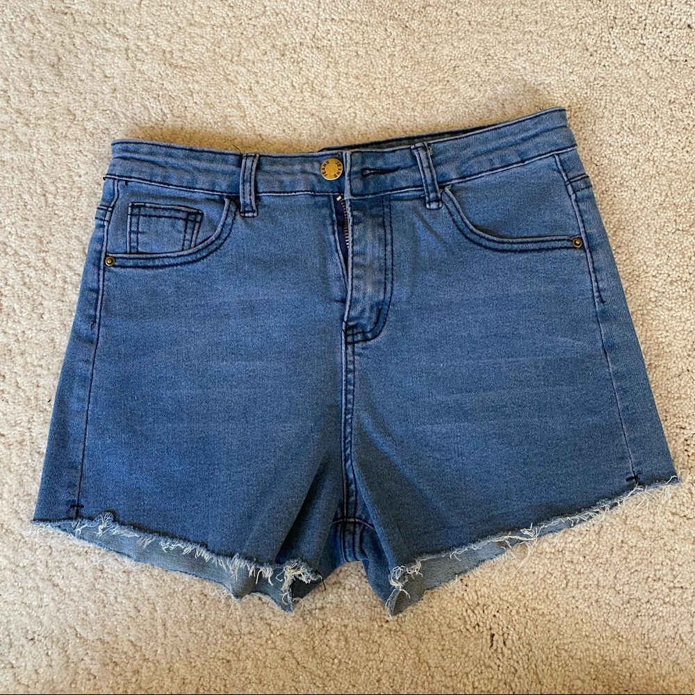 LEVI DENIM SHORTS - Picture 2 of 5